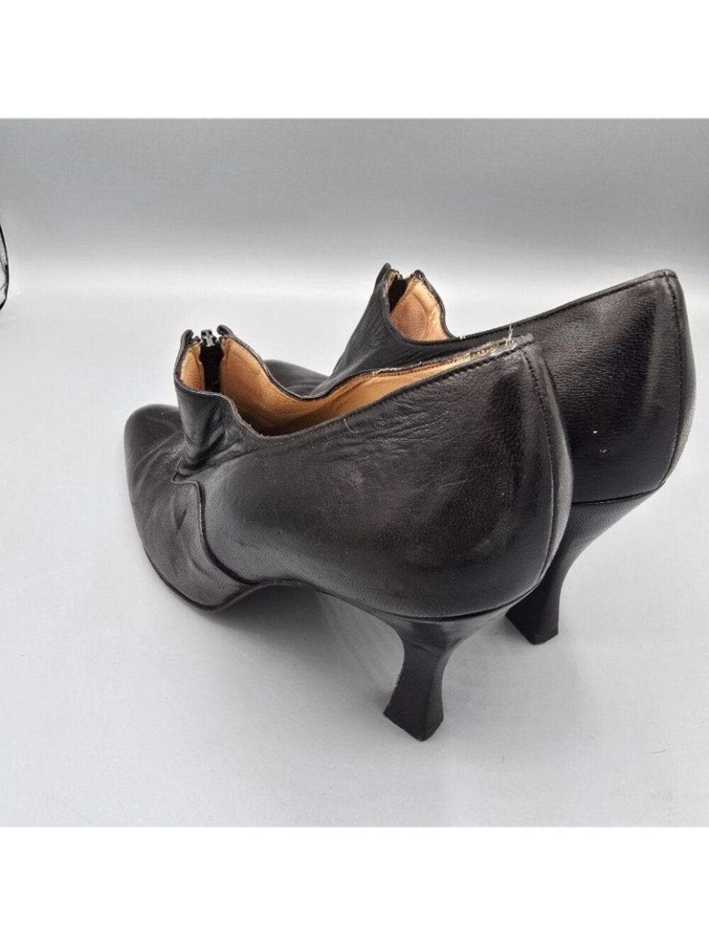 Vintage 1980s Maud Frizon Paris Black Leather Zip-Front Ankle Pumps (7.5B) - Picture 12 of 16